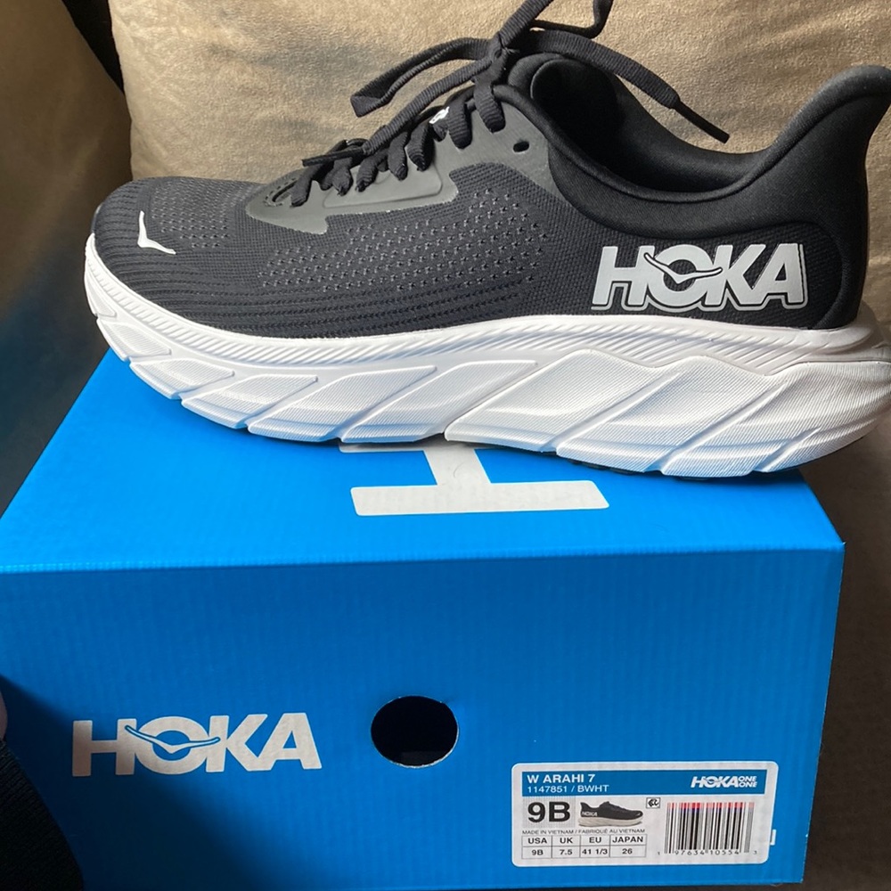 Women's Hoka Arahi 7 size 9
